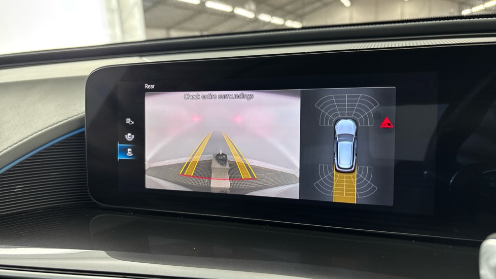 MERCEDES EQC Reverse camera