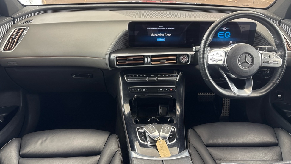 MERCEDES EQC Image 11