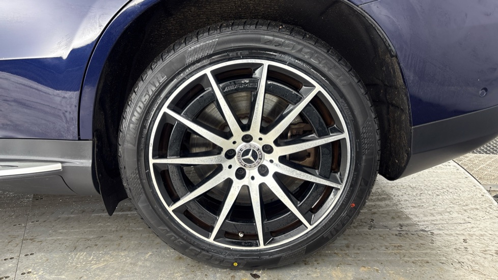MERCEDES-BENZ EQC ESTATE EQC 400 300kW AMG Line 80kWh 5dr Auto