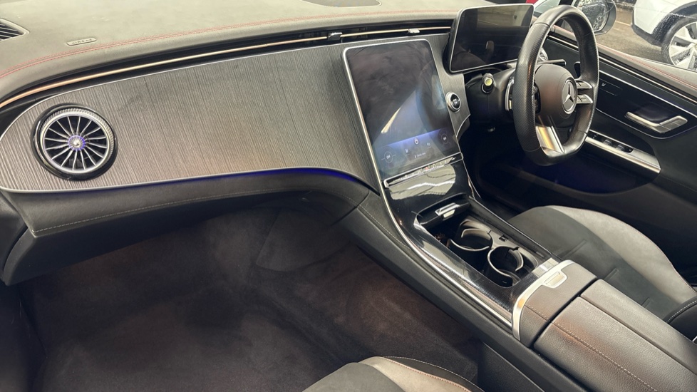 MERCEDES-BENZ EQE SALOON EQE 300 180kW AMG Line 89kWh 4dr Auto