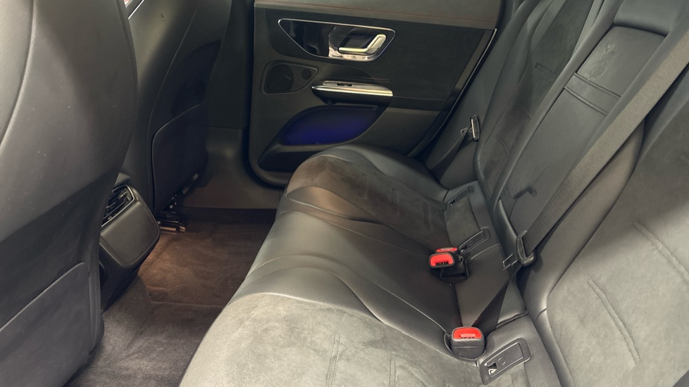 MERCEDES-BENZ EQE SALOON EQE 300 180kW AMG Line 89kWh 4dr Auto