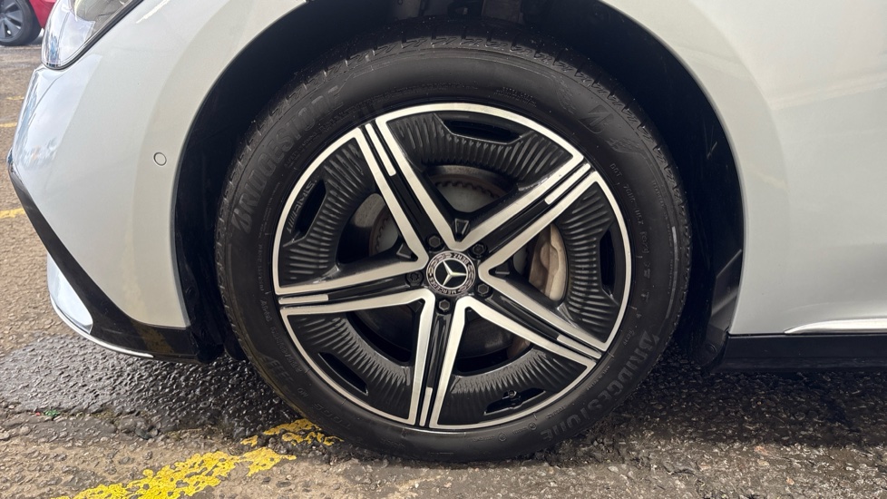 MERCEDES-BENZ EQE SALOON EQE 300 180kW AMG Line 89kWh 4dr Auto