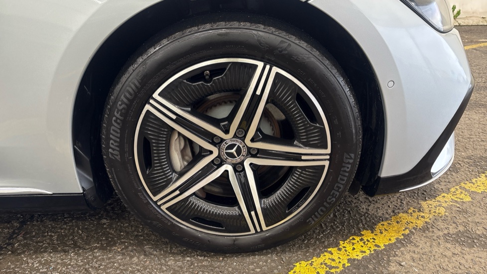 MERCEDES-BENZ EQE SALOON EQE 300 180kW AMG Line 89kWh 4dr Auto