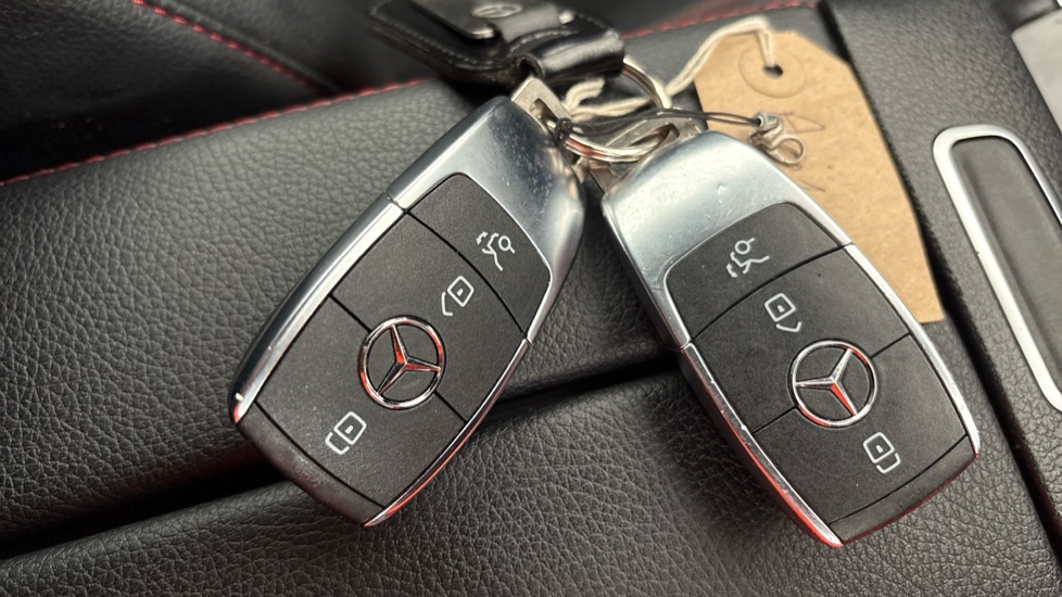 MERCEDES-BENZ EQB ESTATE EQB 300 4Matic 168kW AMG Line 66.5kWh 5dr Auto