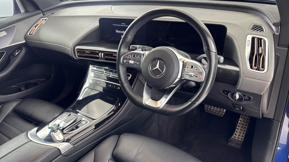 MERCEDES EQC Image 9
