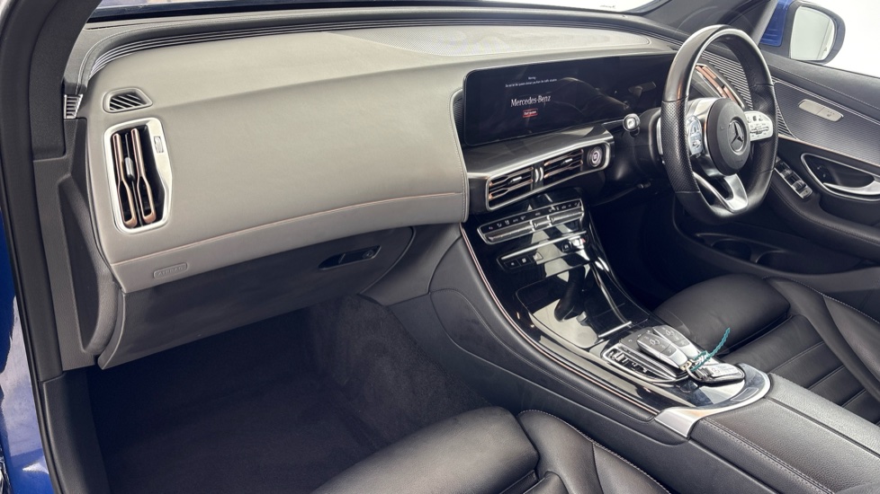 MERCEDES EQC Image 10