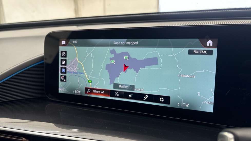 MERCEDES EQC Image 12
