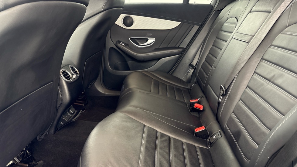 MERCEDES EQC Image 14