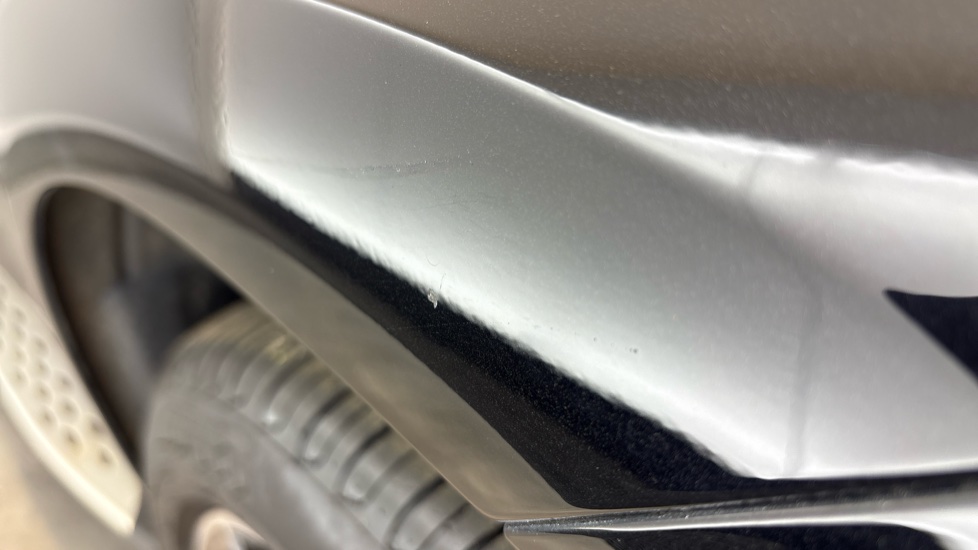 MERCEDES EQC Chips and dent