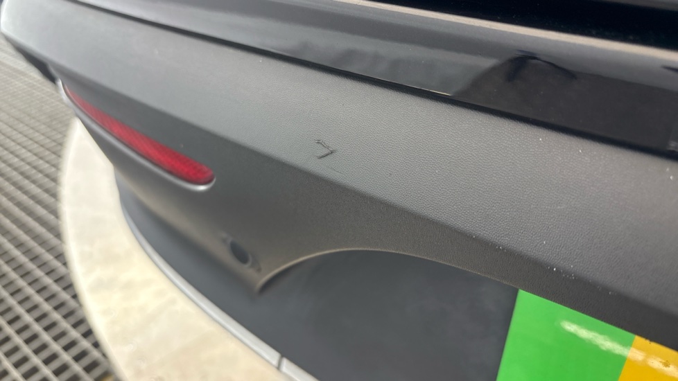 MERCEDES EQC Scratches