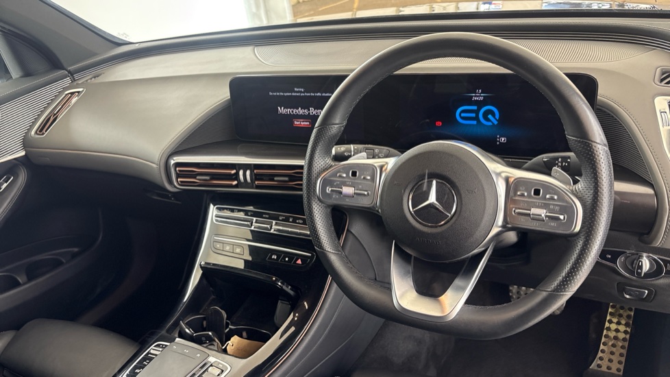 MERCEDES EQC Image 9