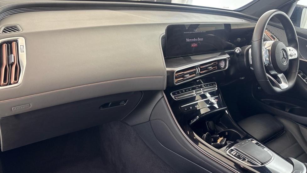MERCEDES EQC Image 10