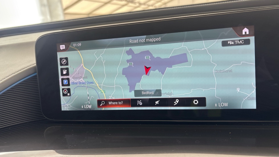 MERCEDES EQC Image 12
