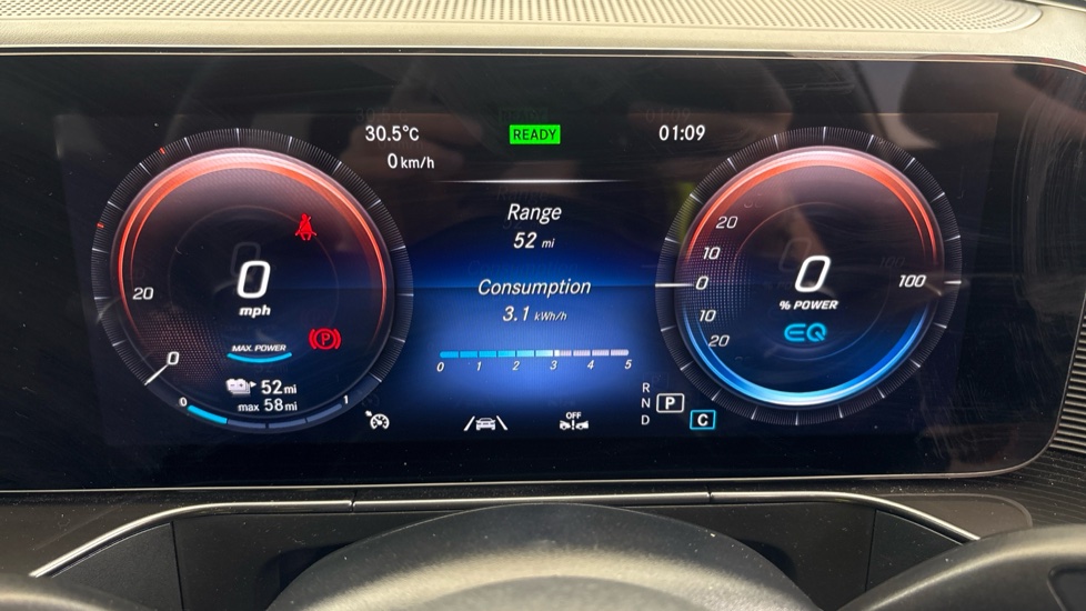 MERCEDES EQC Image 13