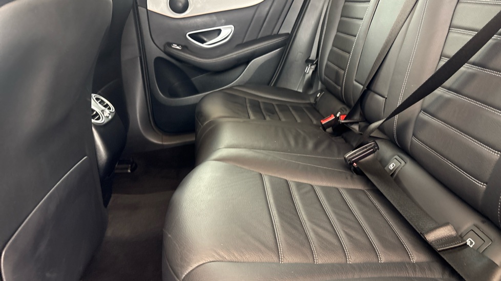 MERCEDES EQC Image 14