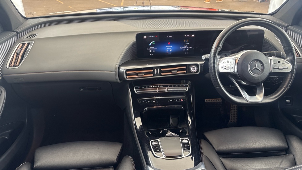 MERCEDES EQC Image 11