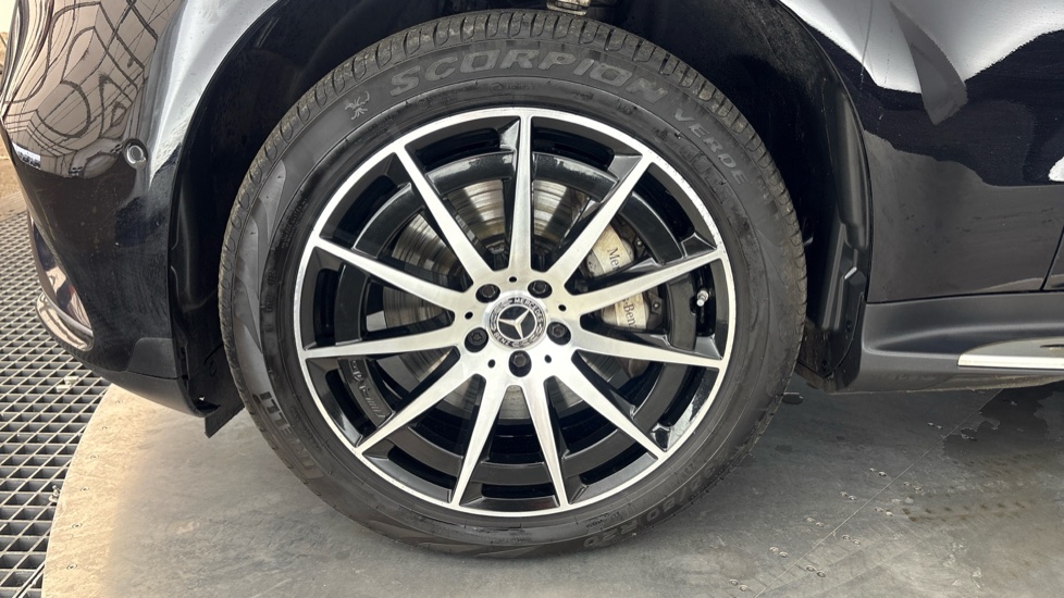 MERCEDES-BENZ EQC ESTATE EQC 400 300kW AMG Line 80kWh 5dr Auto