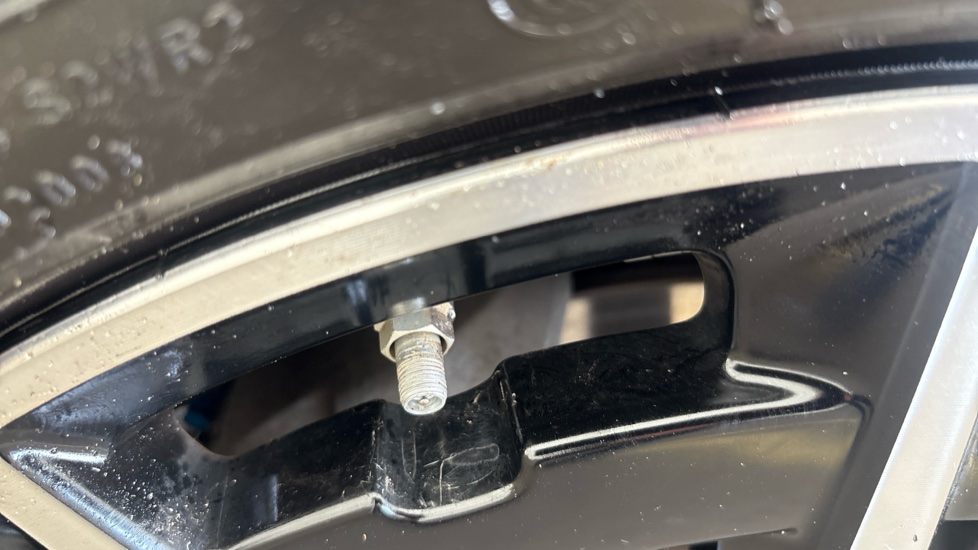 MERCEDES EQC scuff