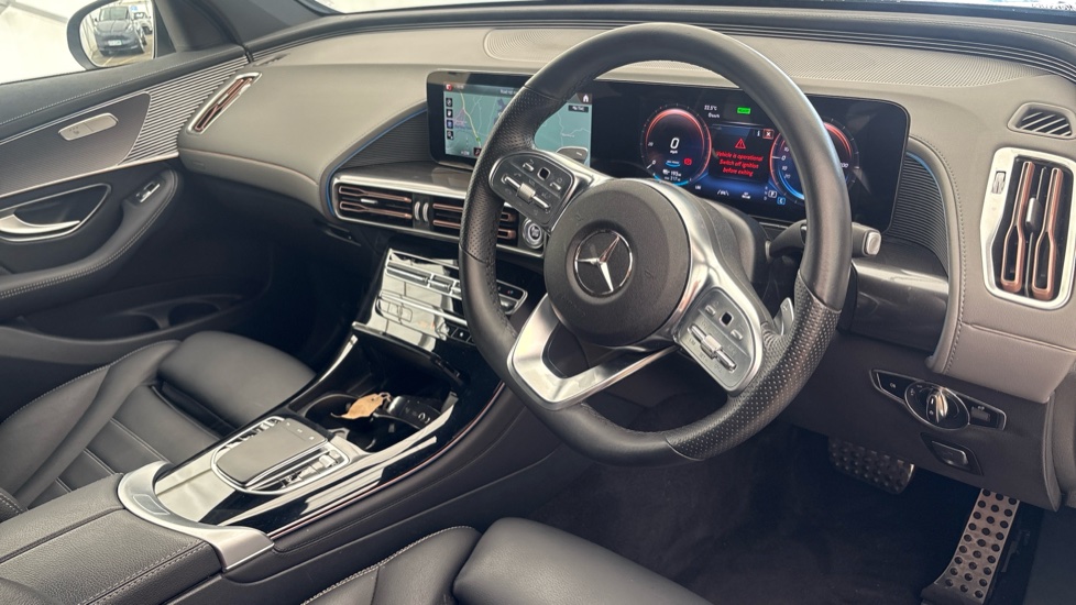 MERCEDES EQC Image 9
