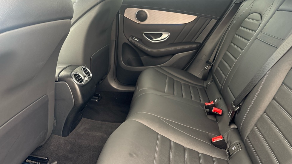 MERCEDES EQC Image 14