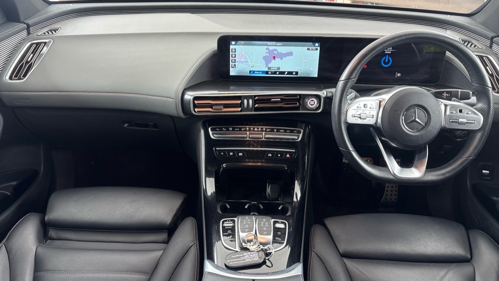 MERCEDES EQC Image 11