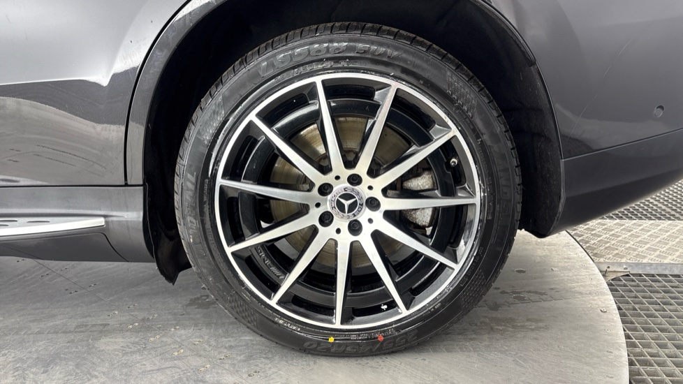 MERCEDES-BENZ EQC ESTATE EQC 400 300kW AMG Line 80kWh 5dr Auto