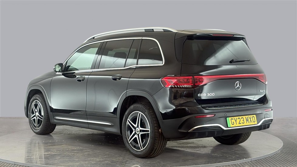 MERCEDES EQB Image 3