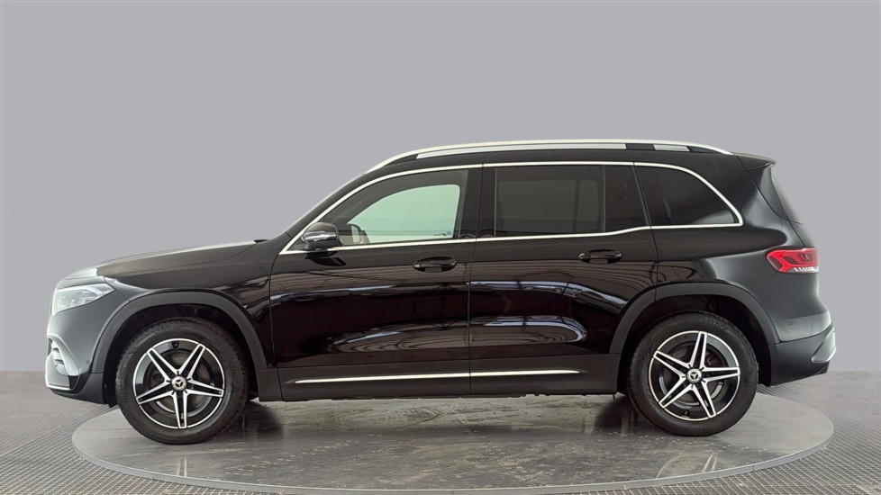 MERCEDES EQB Image 2