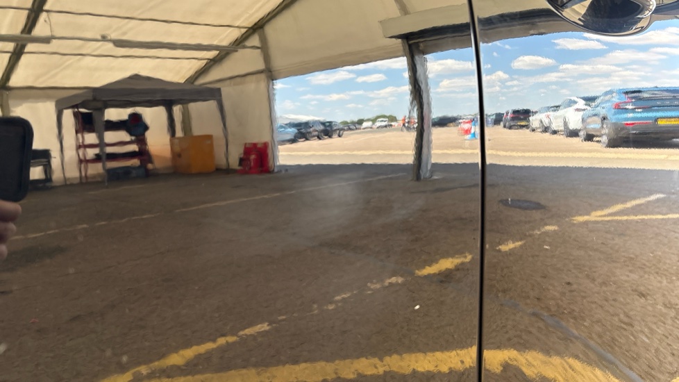 MERCEDES EQB Dent