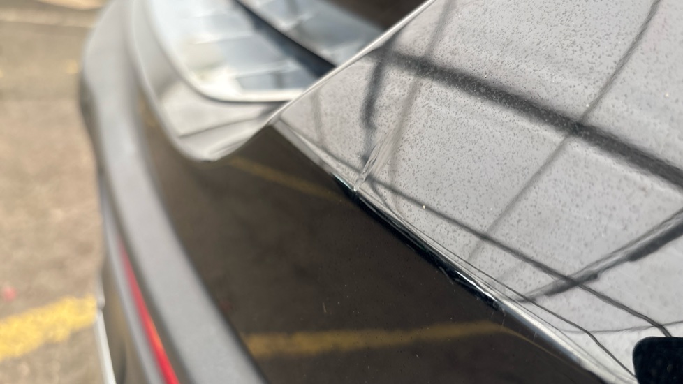 MERCEDES EQB Dent and scratches