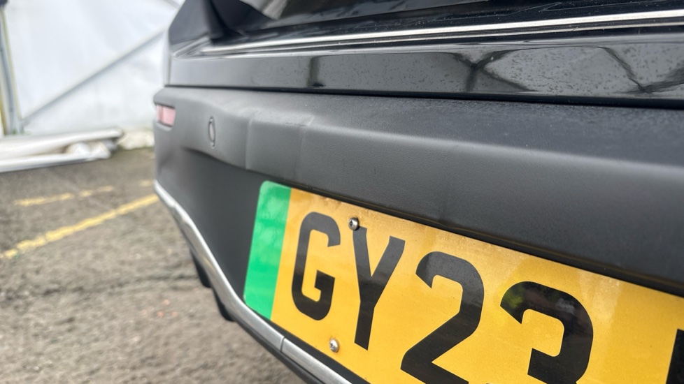 MERCEDES EQB Dents