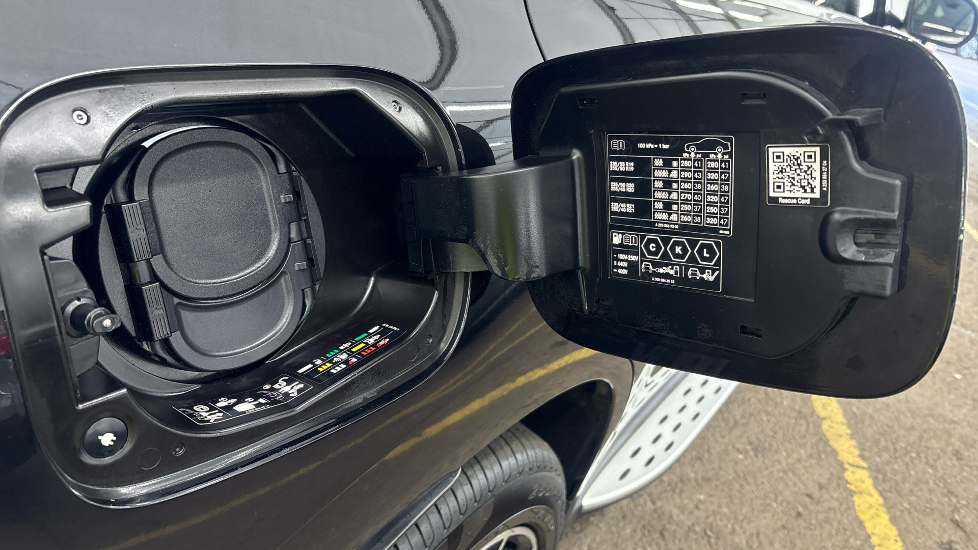 MERCEDES EQC EQC ESTATE EQC 400 300kW AMG Line 80kWh 5dr Auto