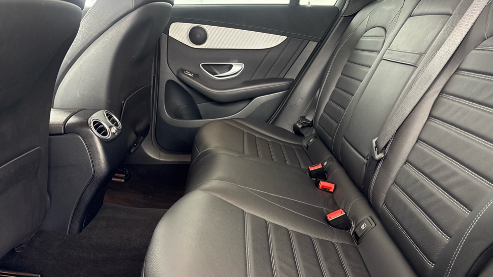 MERCEDES EQC Image 14
