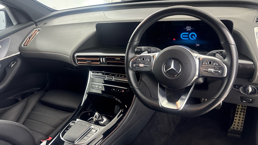 MERCEDES EQC Image 9