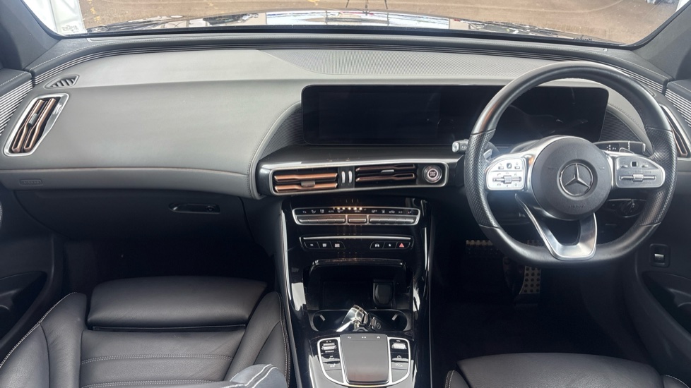 MERCEDES EQC Image 11