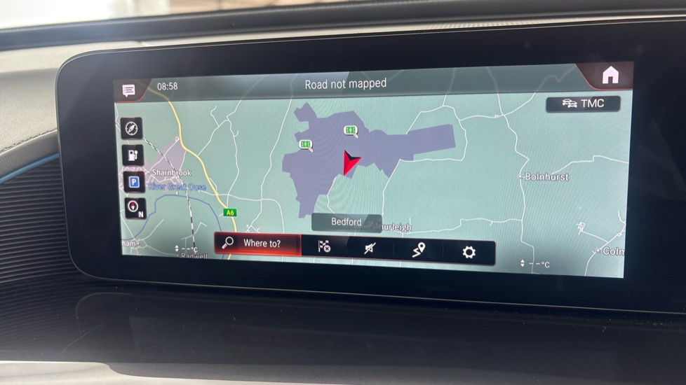MERCEDES EQC Image 12