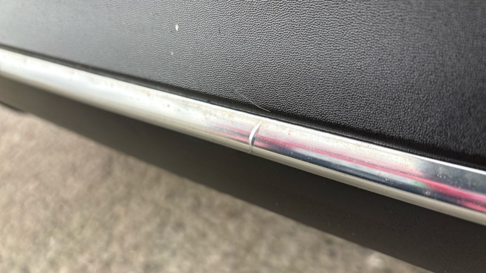 MERCEDES EQC Imperfection
