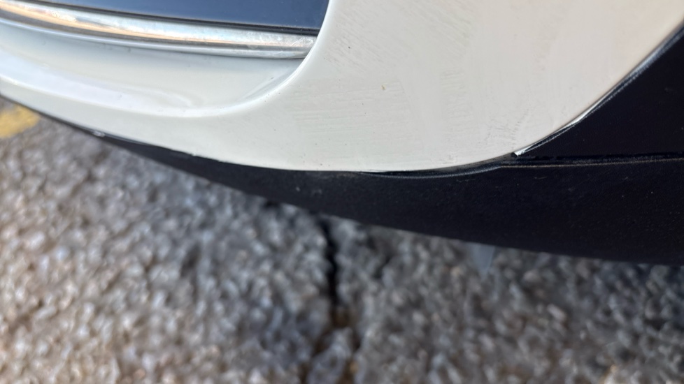 MERCEDES EQC Dent and scuff
