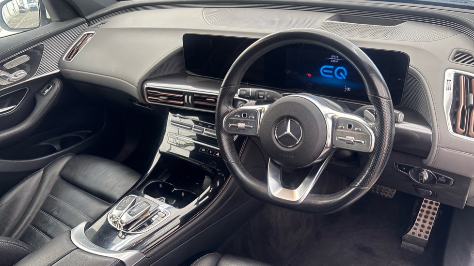 MERCEDES EQC Image 9