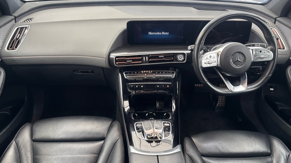 MERCEDES EQC Image 11