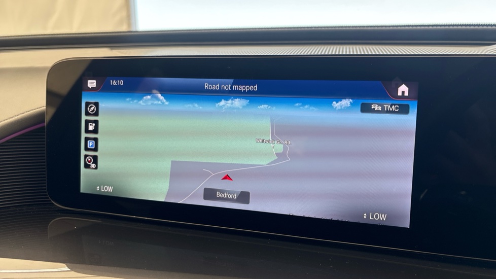MERCEDES EQC Image 12