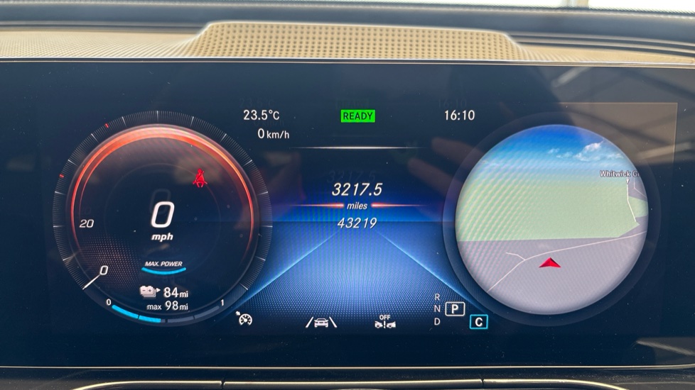 MERCEDES EQC Image 13