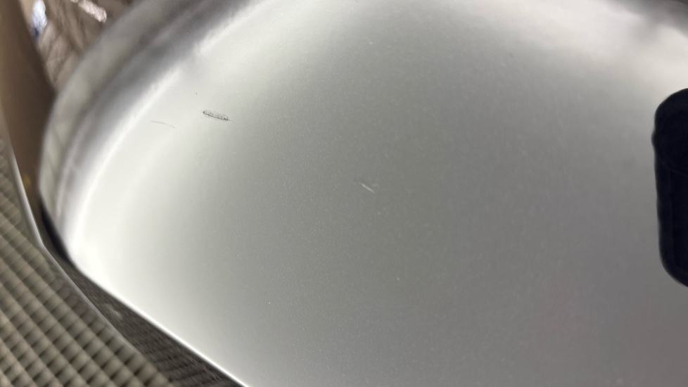 MERCEDES EQC Scratches