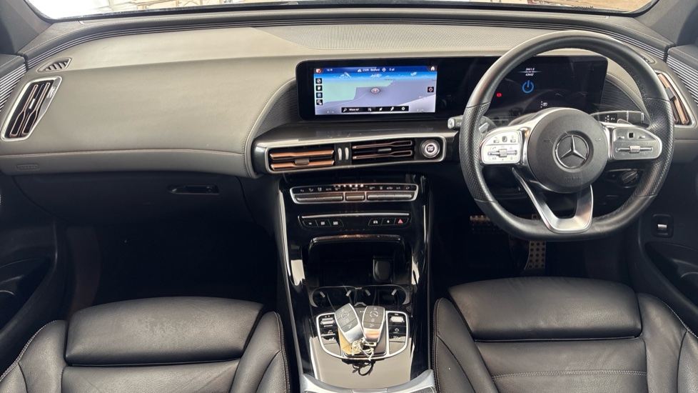MERCEDES EQC Image 11