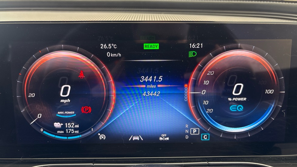 MERCEDES EQC Image 13