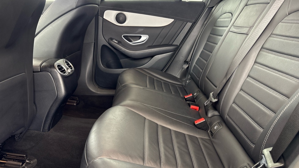 MERCEDES EQC Image 14