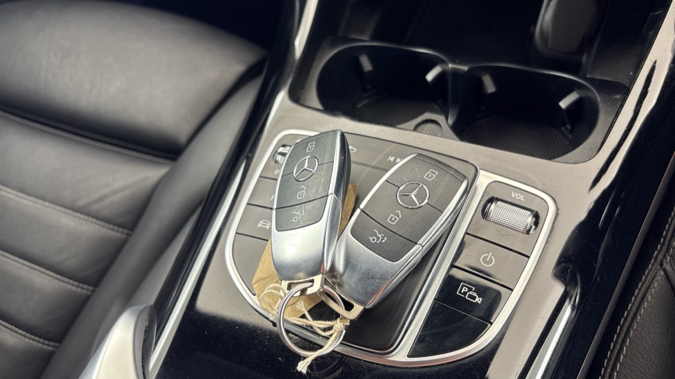 MERCEDES EQC 2 keys available