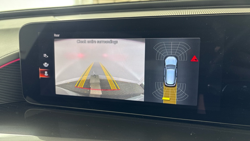 MERCEDES EQC Reverse camera