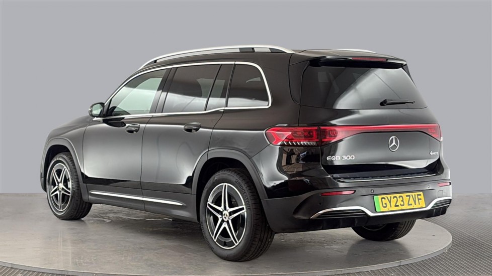 MERCEDES EQB Image 3