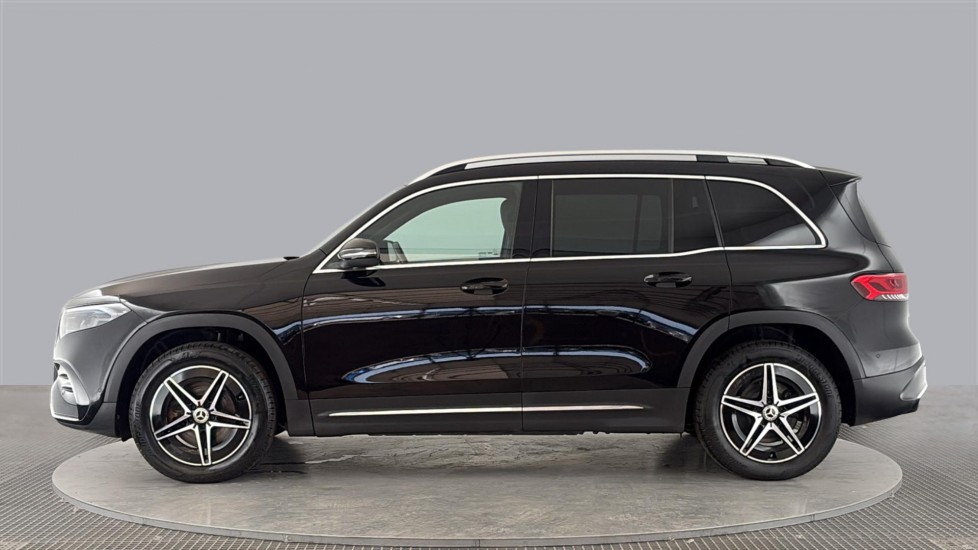 MERCEDES EQB Image 2